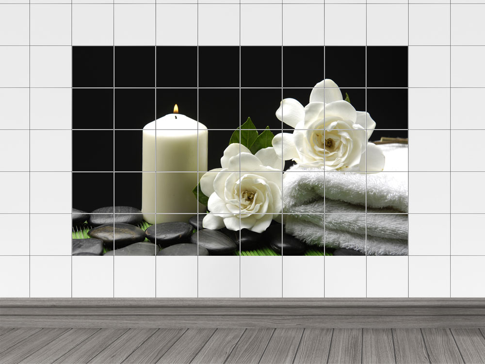 Fliesenaufkleber Fliesenfolie weiße Rosen mit Handtüchern und Steinen