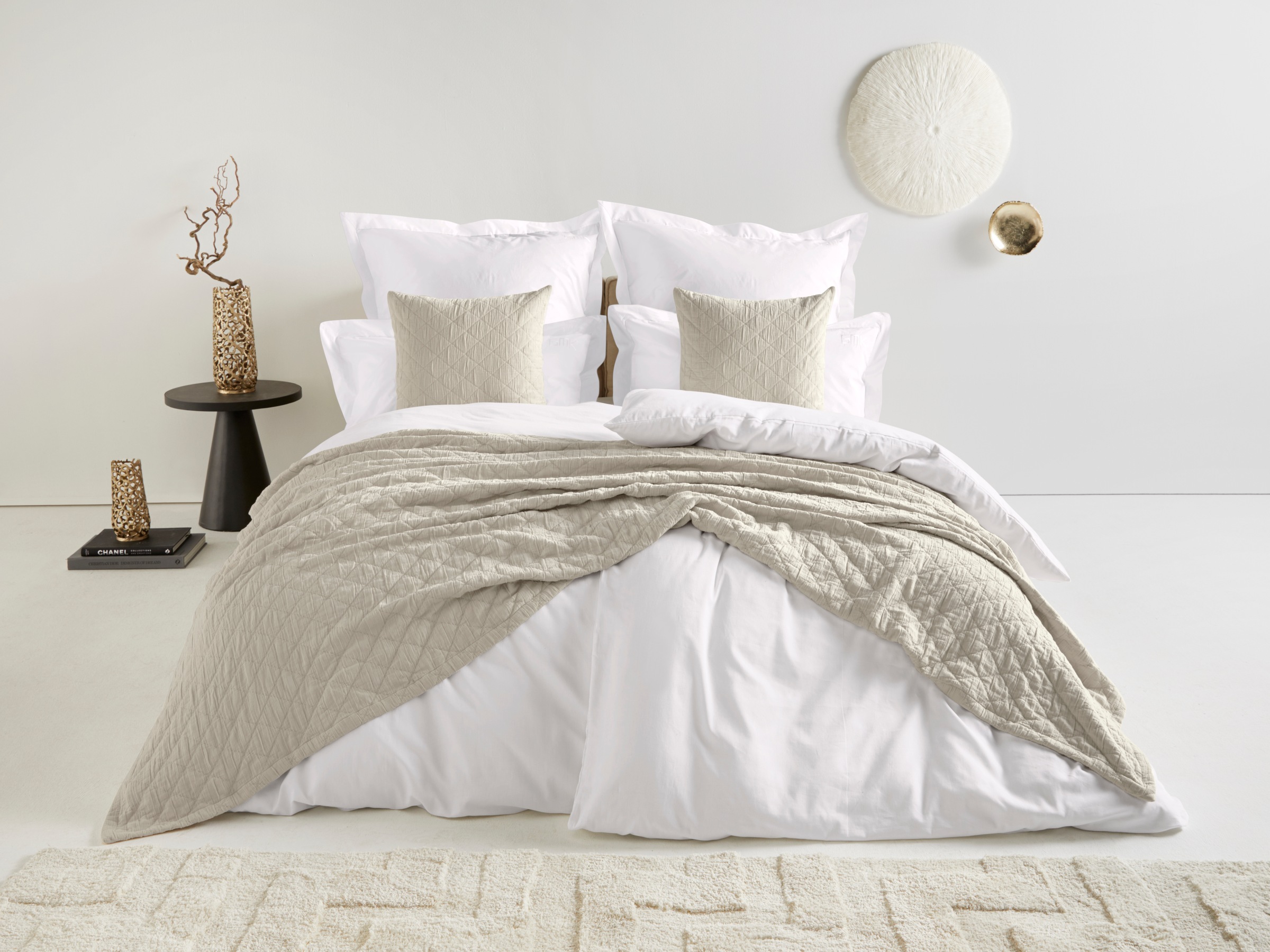 Guido Maria Kretschmer Home&Living Tagesdecke »Elisa«, mit Rautensteppung, hautfreundliche Stoffqualität, aus 100% Baumwolle hergestellt, nachhaltige Überwurf, Tagesdecke, Plaid, Bettüberwurf, Farbe: beige, hellgrau & sand