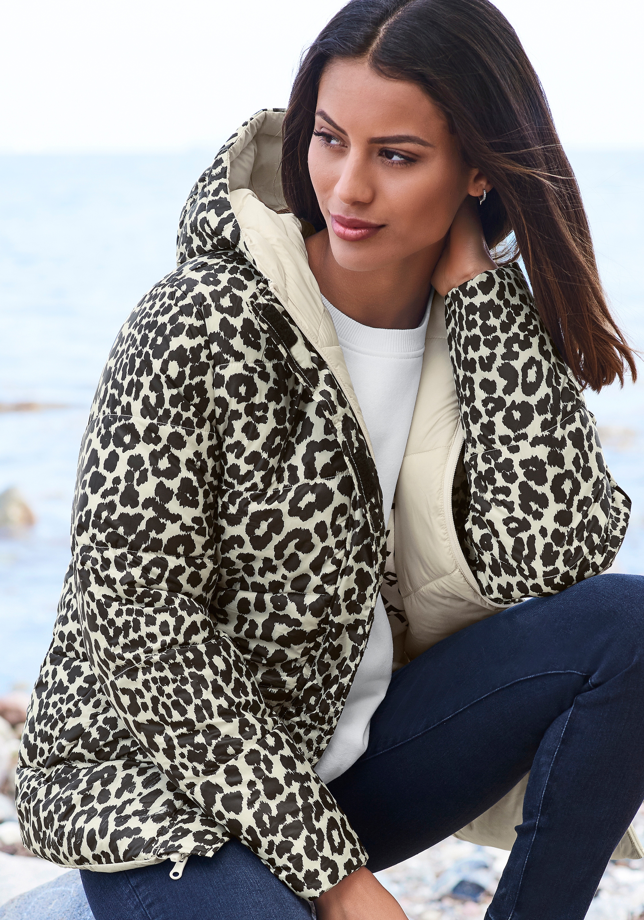 Bench. Wendejacke, in Uni oder Leo-Muster, mit Taschen und Kapuze