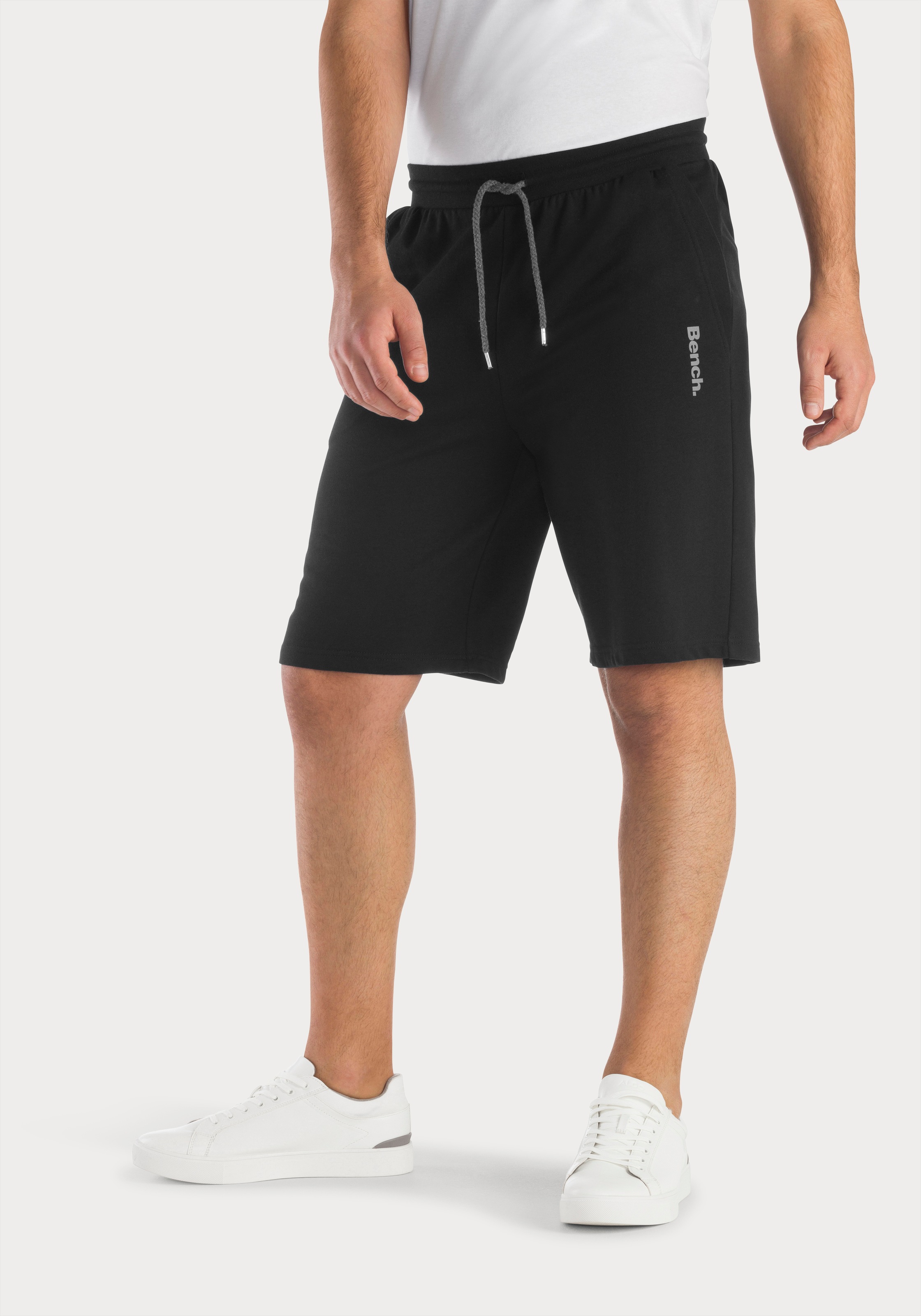 Bench. Sweatshorts, mit seitlichen Taschen