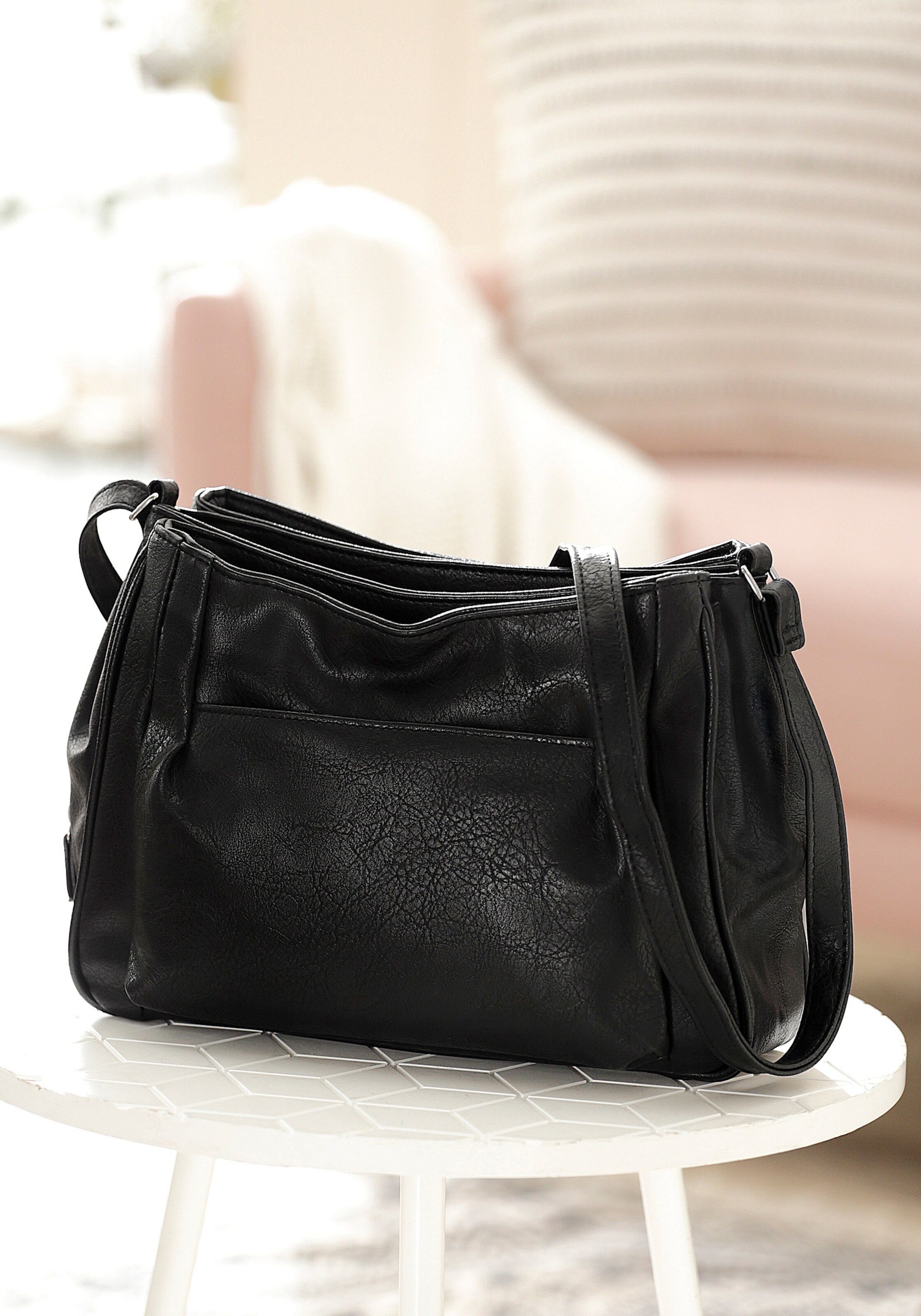 Umhängetasche in schwarz von J.Jayz