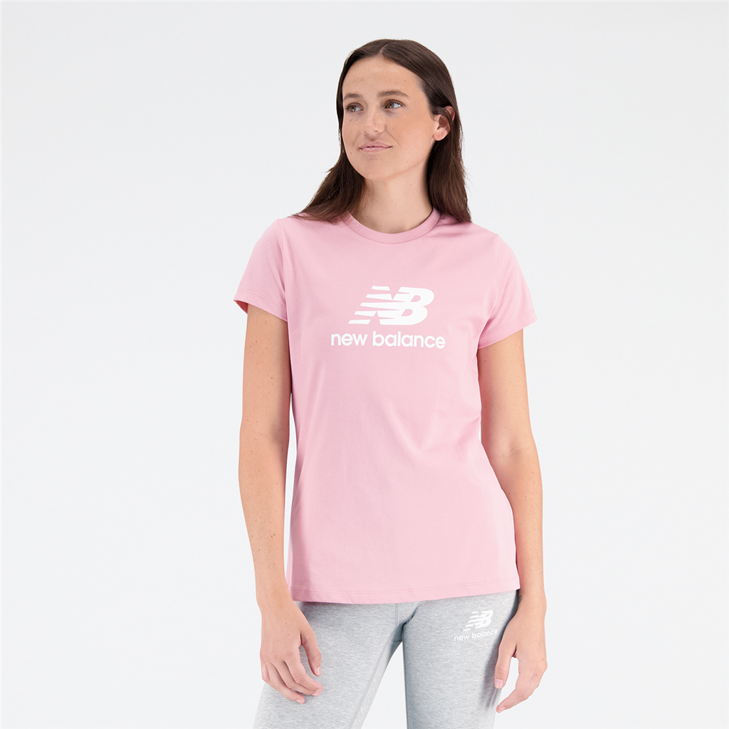 New Balance Damen T-Shirts W Essentials Stacked Logo T-Shirt, Pink, Relaxed Fit Fit, ideal für Freizeit & Reisen