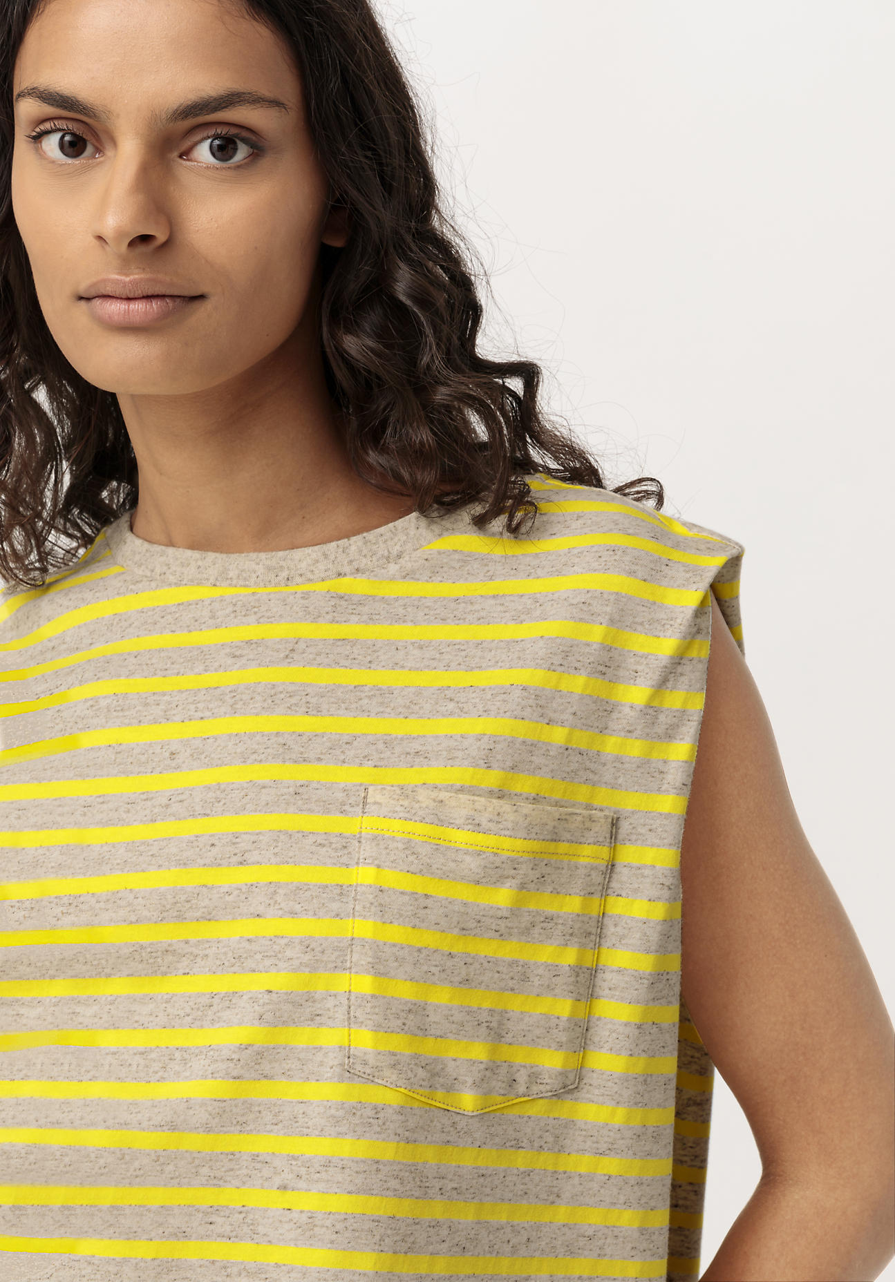 hessnatur Damen Ärmelloses Shirt aus Bio-Baumwolle mit Hanf - gelb Grösse42