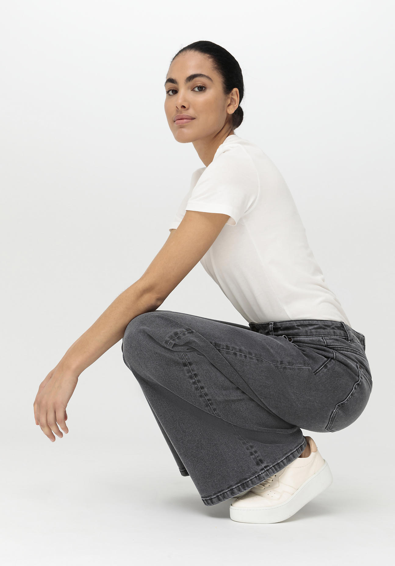 Damen Jeans ALVA Mid Rise Wide Leg aus Bio-Denim - schwarz Grösse34/32