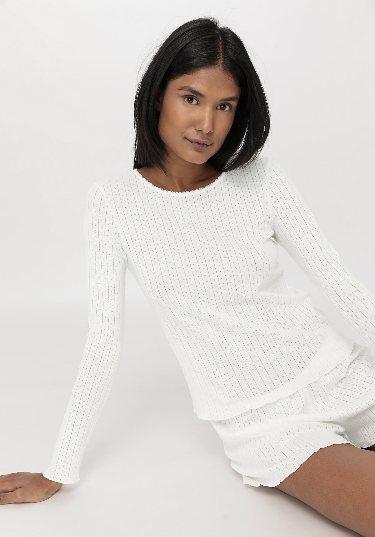 hessnatur Damen Lounge-Shirt Fitted PURE POINTELLE aus Bio-Baumwolle - weiß Grösse38