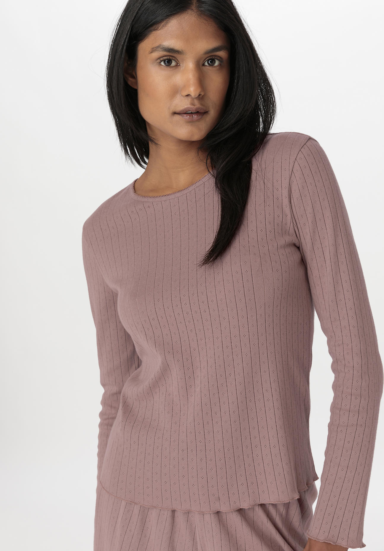 hessnatur Damen Lounge-Shirt Fitted PURE POINTELLE aus Bio-Baumwolle - lila Grösse48
