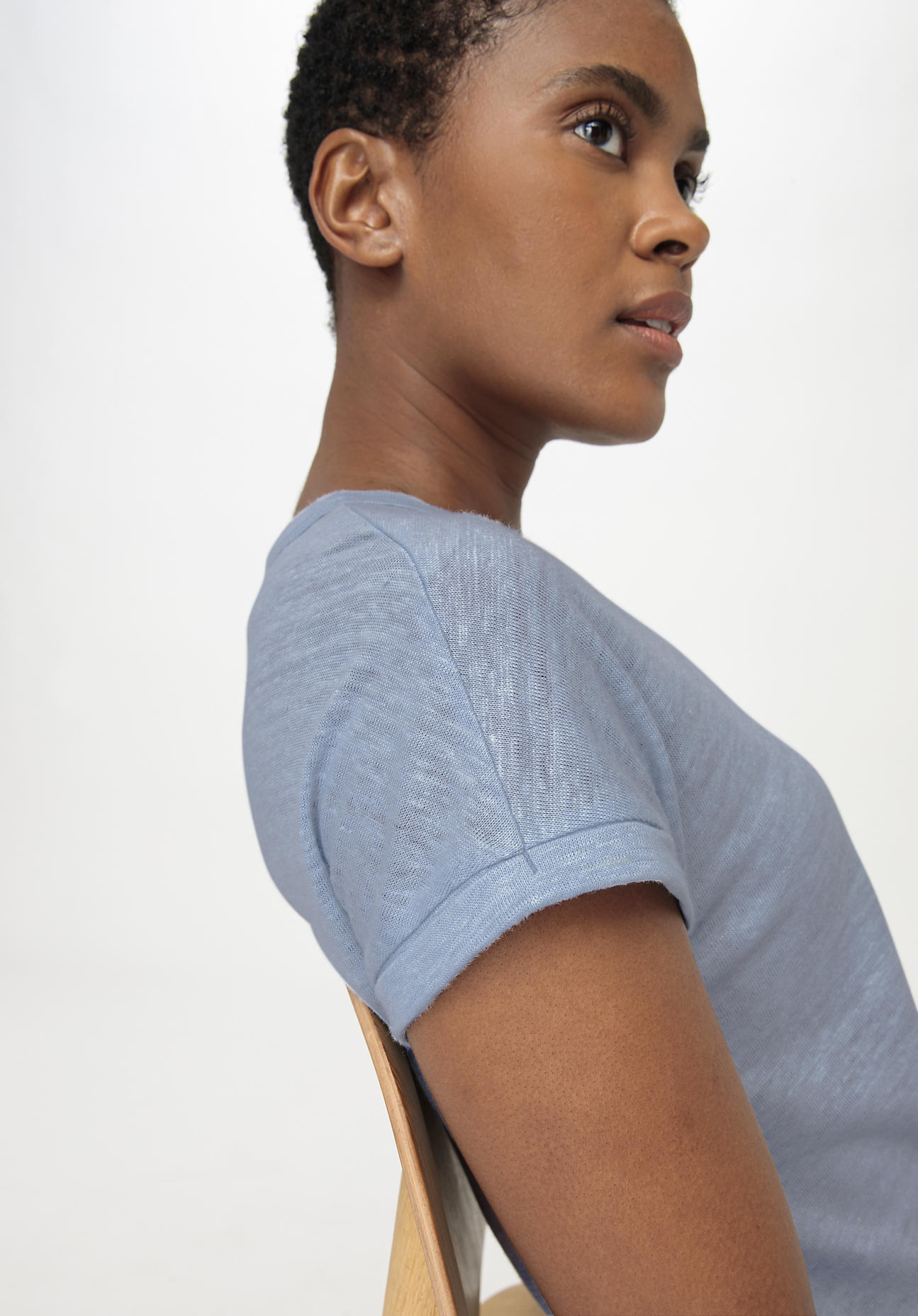 hessnatur Damen Shirt Kurzarm Regular aus Leinen - blau Grösse42