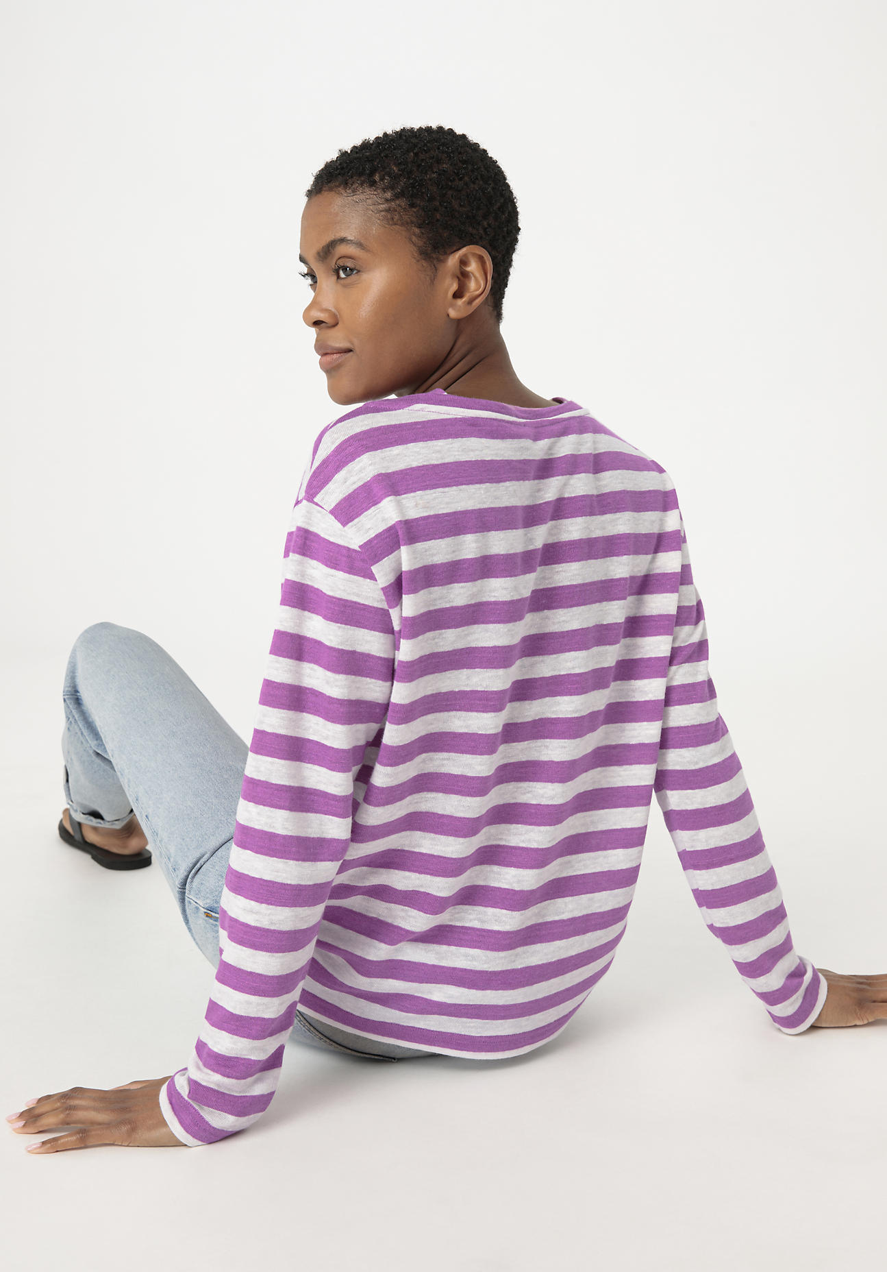 hessnatur Damen Shirt Langarm Regular aus Leinen - lila Grösse34