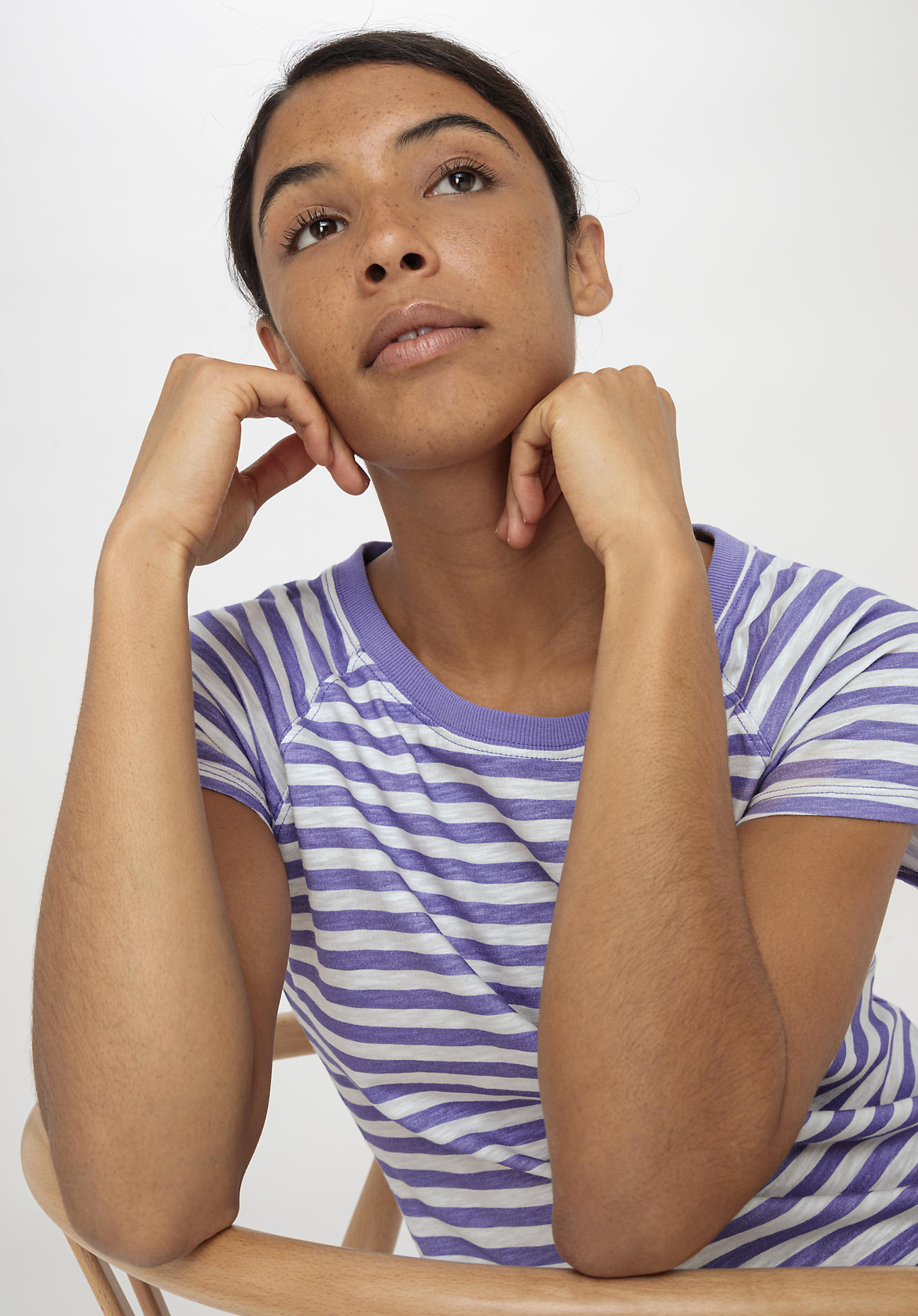 hessnatur Damen Slub Ringel-Shirt Regular aus Bio-Baumwolle - lila Grösse44