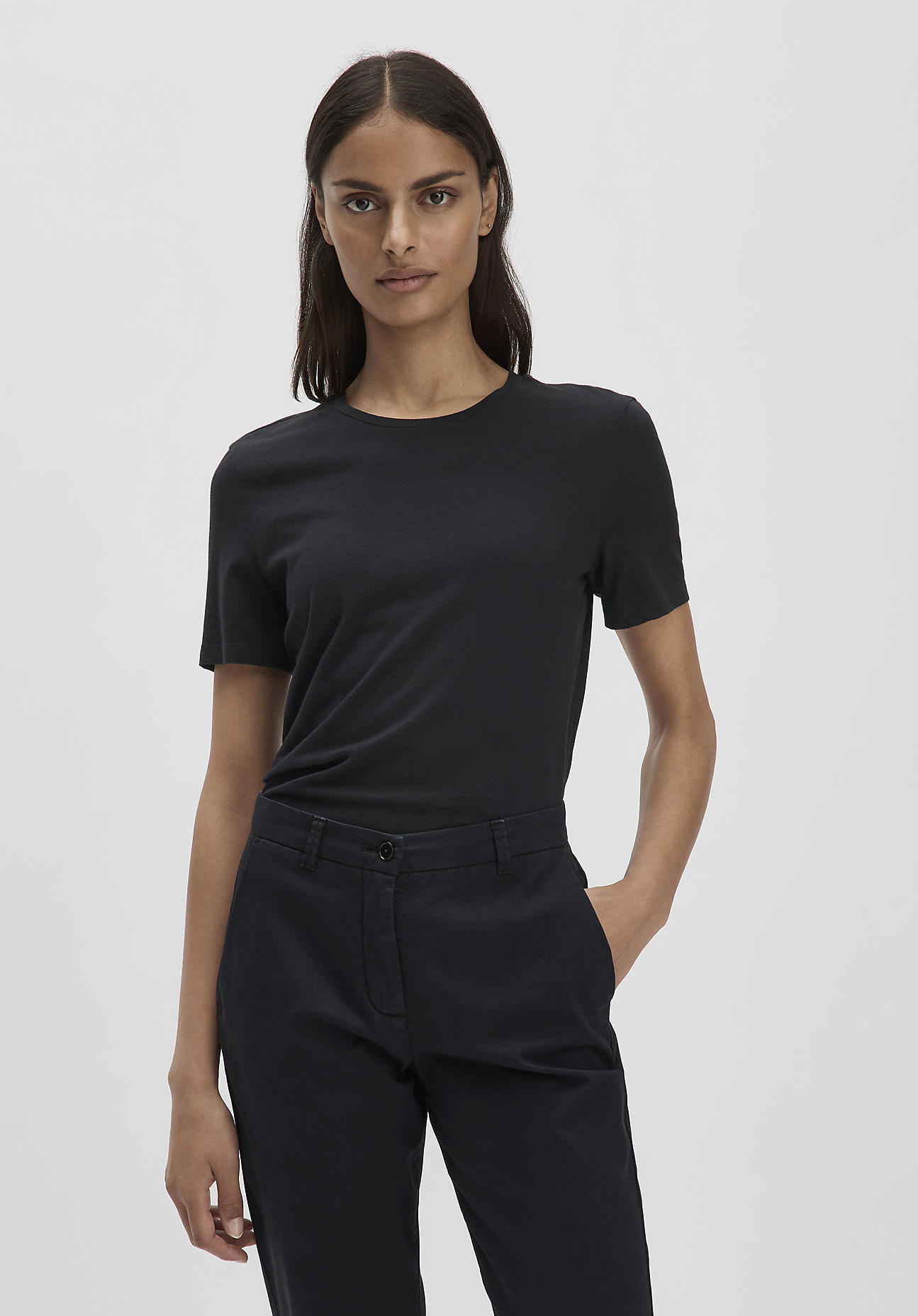 hessnatur Damen T-Shirt Regular aus Bio-Baumwolle - schwarz Grösse36