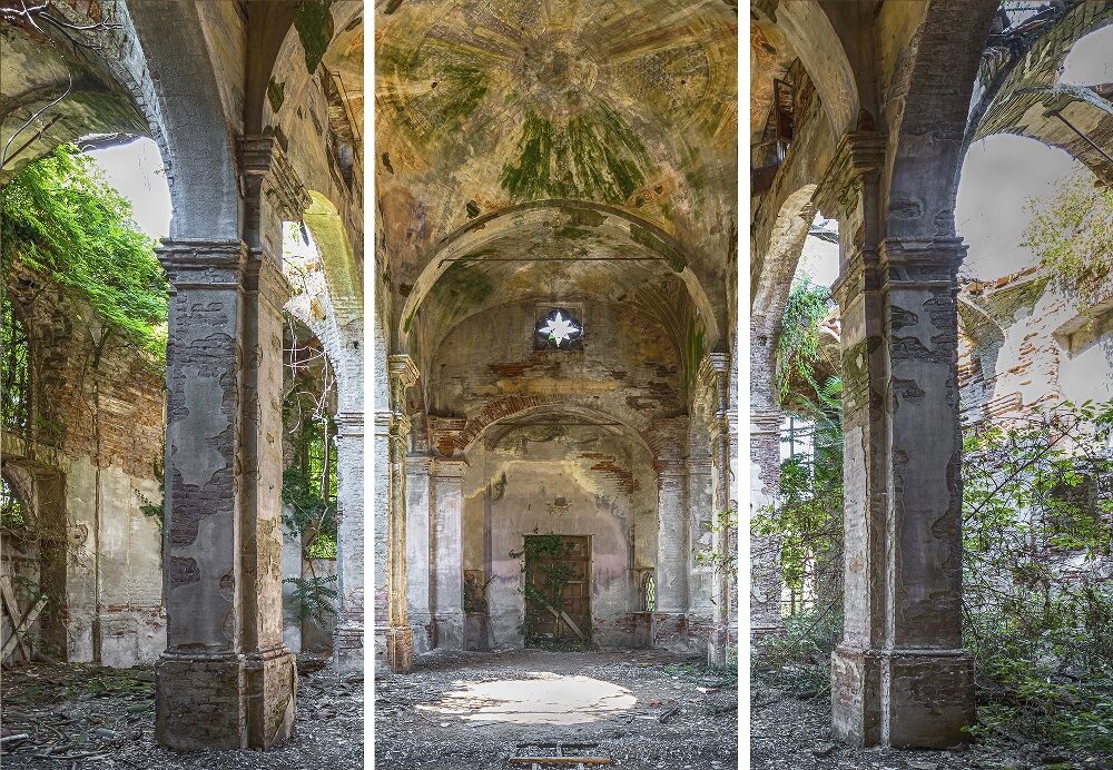 3-teiliges Acrylglasbild-Set „verlassener Flur“ 140 x 198 cm