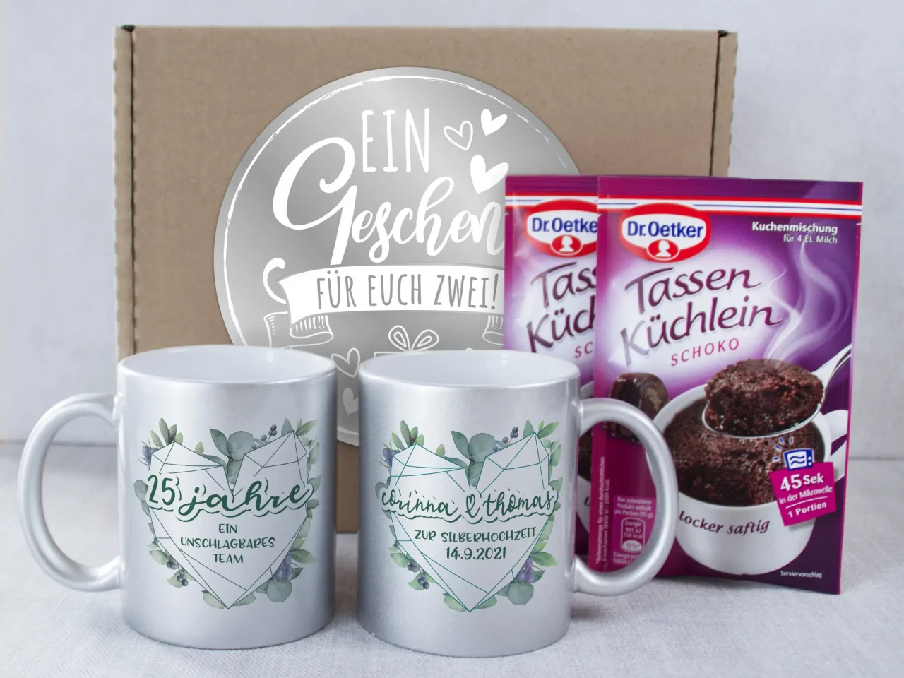 Geschenkbox Silberhochzeit, Tassen mit Namen und Datum,...