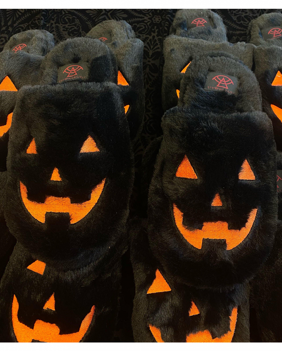 Kreepy Kozy Jack Plüsch Hausschuhe Schwarz 40-41