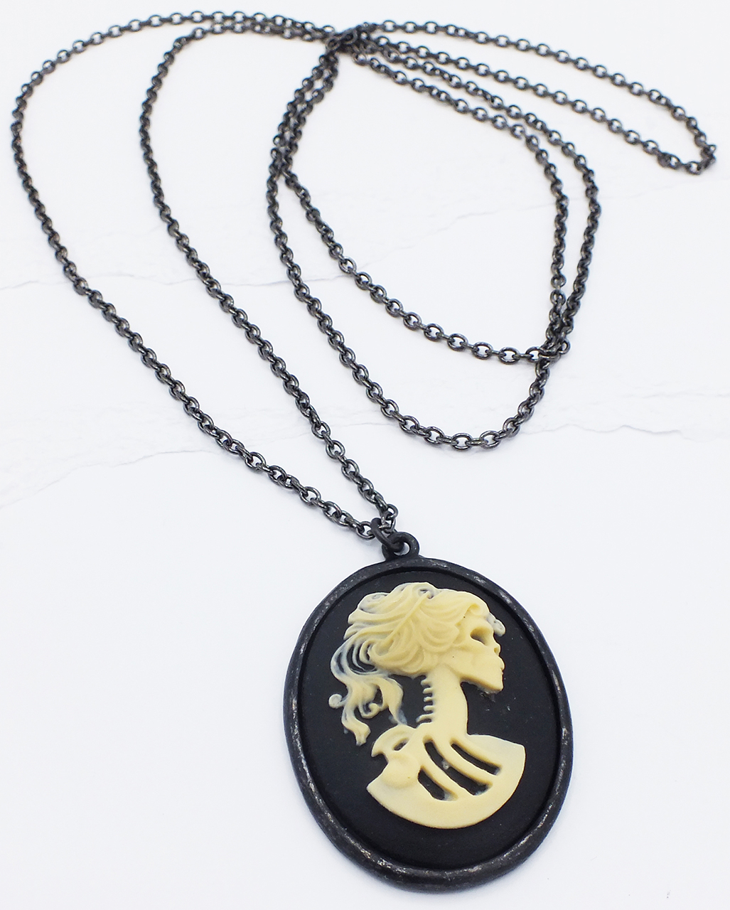 Gothic Kette Totenkopf Cameo schwarz Kunsthandwerk