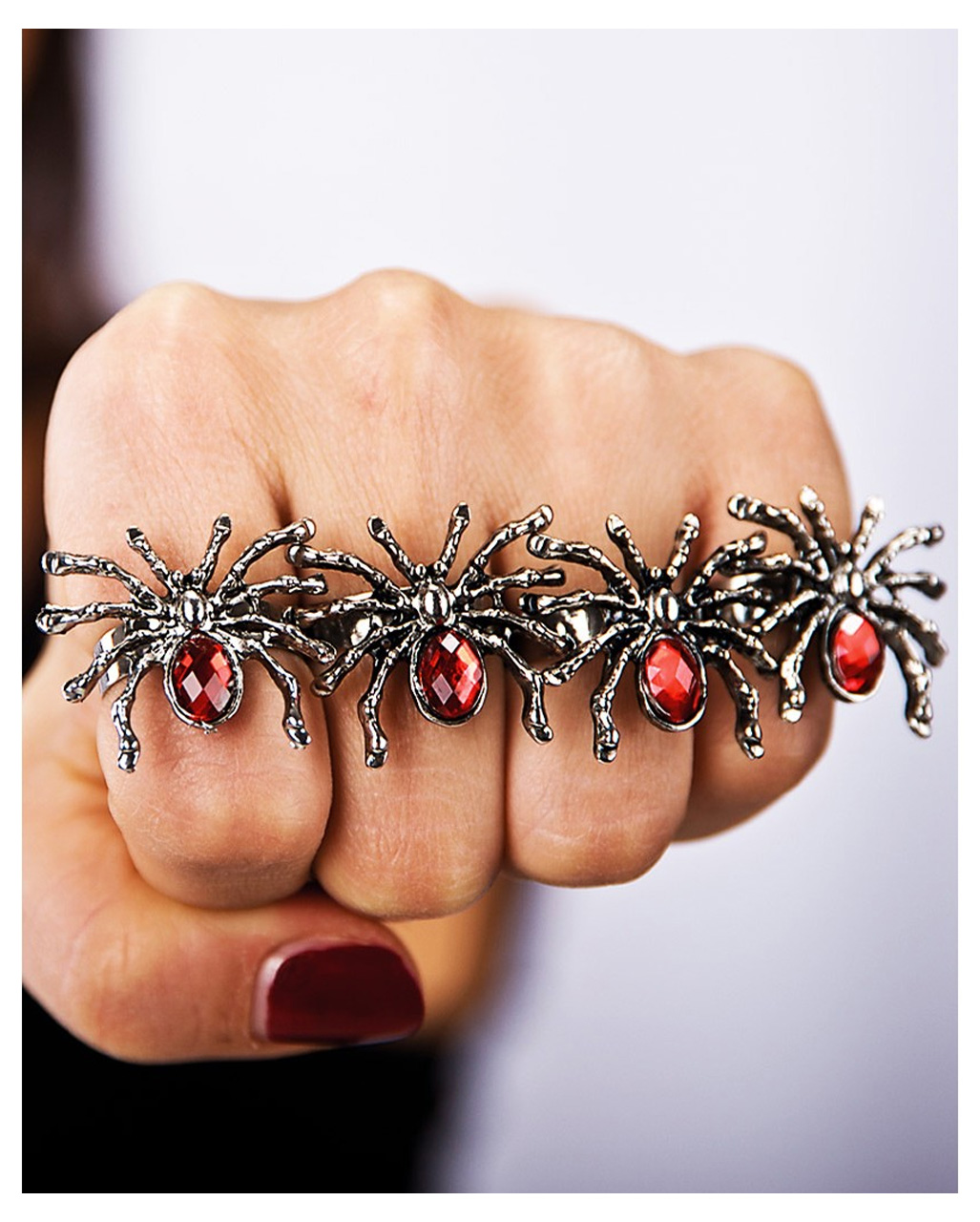 Spinnenring mit rotem Stein Kostüm Zubehör