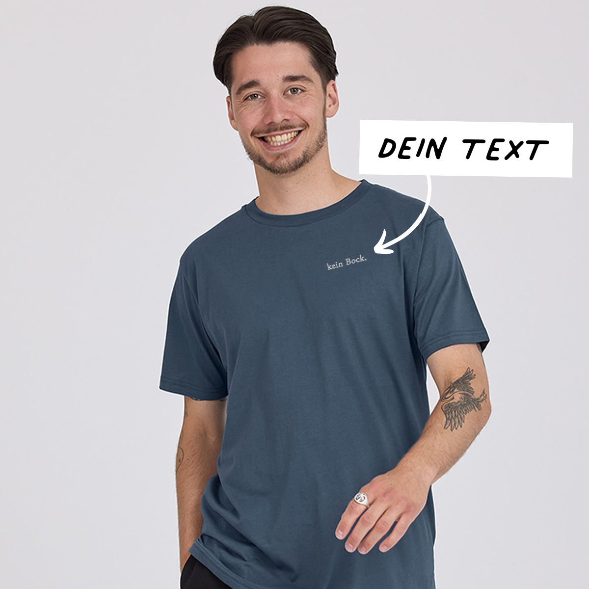 Besticktes T-Shirt Dunkelblau mit Text, personalisiert, personalisierbar, Valentinstag Geschenk, Geburtstagsgeschenk, Geschenk Männer, Geschenk Freund, Geschenk Bruder, Geschenke Frauen, Geschenke Freundin, Geschenk Schwester, Witzige Geschenke, Romantisc