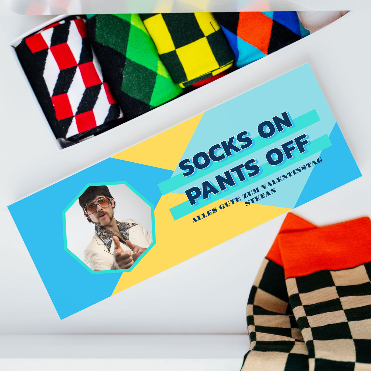 Sockenbox mit Bild und Text, personalisiert, personalisierbar, Valentinstag Geschenk, Fotogeschenk, Geschenk Männer, Geschenk Freund, Geschenk Bruder, Witzige Geschenke, Romantische Geschenke, Hochzeitsgeschenk, Geschenk, Geschenkidee