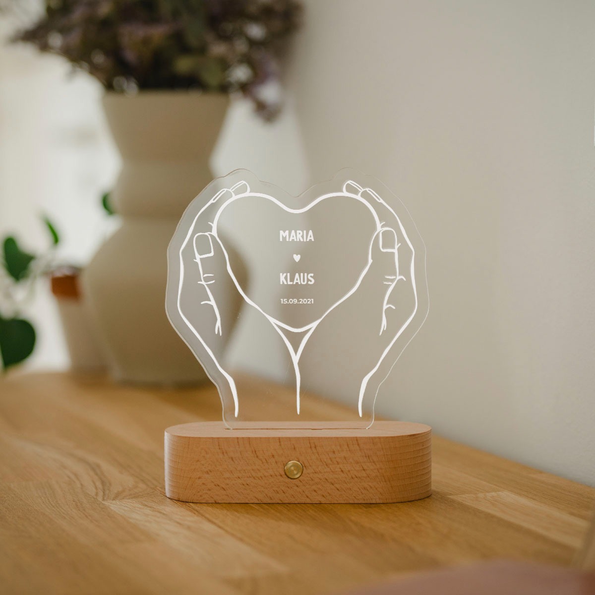 Personalisierbare LED-Lampe Herz mit Händen und Namen, Valentinstag Geschenk, Geschenke Frauen, Geschenke Freundin, Geschenk Schwester, Romantische Geschenke, Hochzeitsgeschenk, Kleine Geschenke, Geschenk, Geschenkidee
