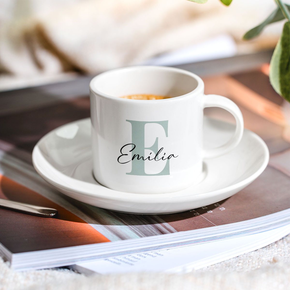 Personalisierbare Espresso Tasse mit Monogramm, Valentinstag Geschenk, Geburtstagsgeschenk, Geschenk Männer, Geschenk Freund, Geschenk Bruder, Geschenke Frauen, Geschenke Freundin, Geschenk Schwester, Geschenk Mama, Geschenk Papa, Witzige Geschenke, Roman