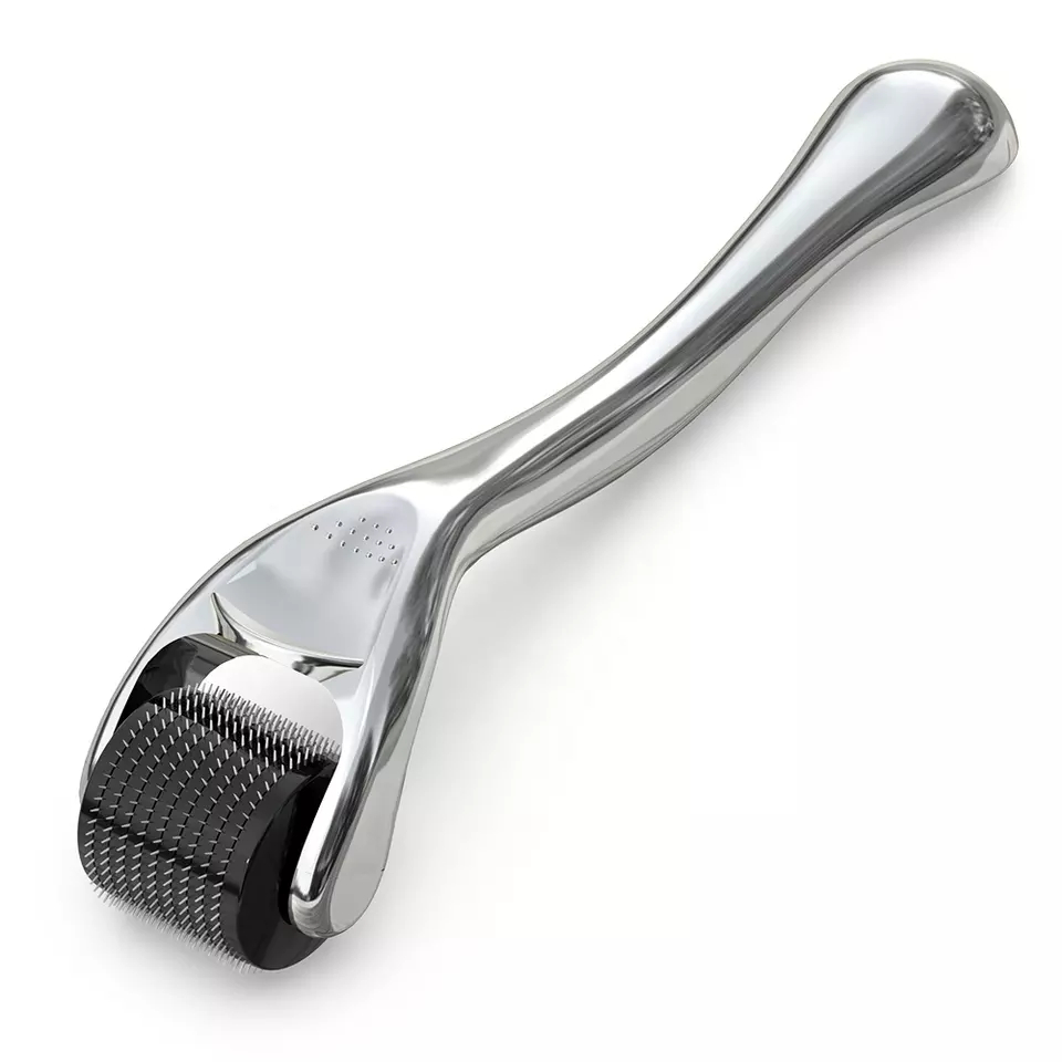 Derma Roller Mikro Nadelroller (Handgriff in Silber) - 0.25mm